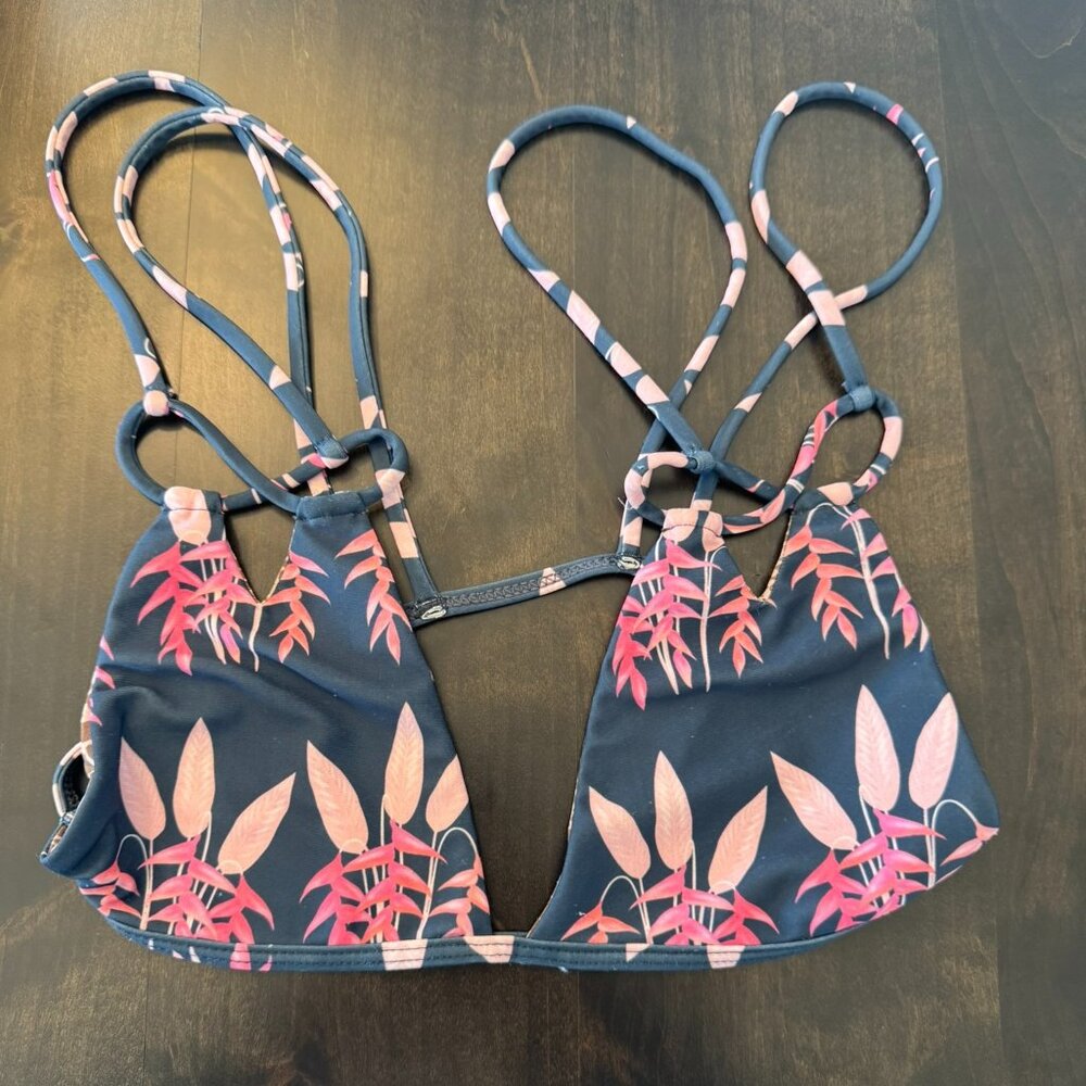 ACACIA Kekaha Top Heliconia Size M